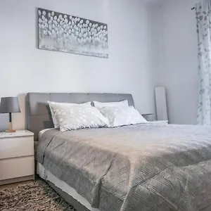 Emma & Toni Apartment